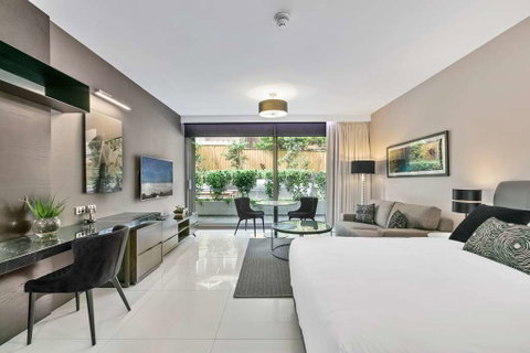 Good Life Suites - Accommodation Burleigh 11