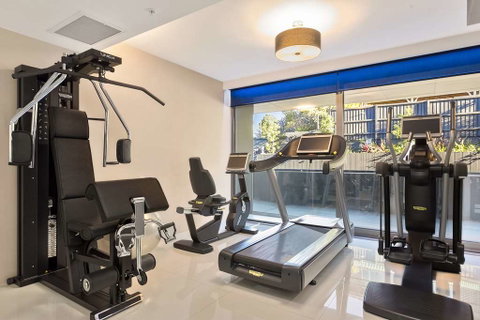 Good Life Suites - Accommodation Burleigh 12