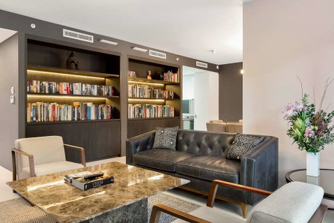 Good Life Suites - Accommodation Burleigh 15