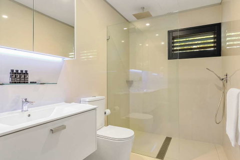 Good Life Suites - Accommodation Burleigh 16
