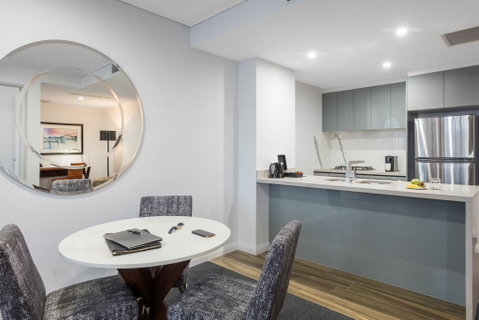 Meriton Serviced Apartments North Sydney - Accommodation Burleigh 5
