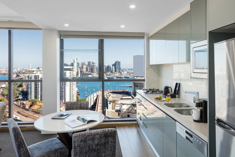 Meriton Serviced Apartments North Sydney - Accommodation Burleigh 6