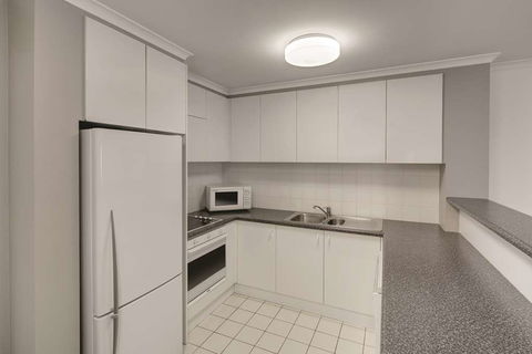 Adina Serviced Apartments James Court - Accommodation Burleigh 7