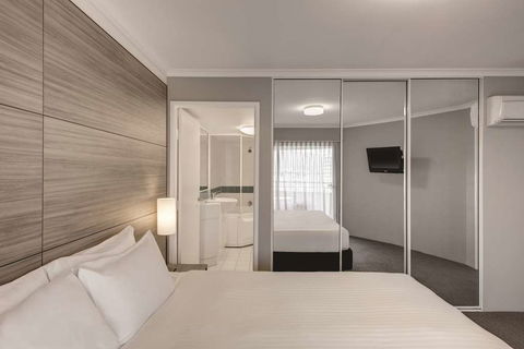 Adina Serviced Apartments James Court - Accommodation Burleigh 10