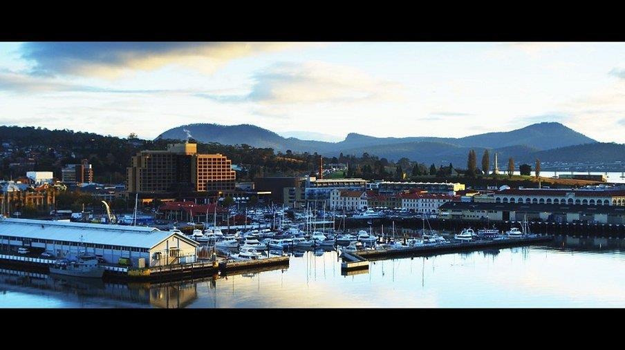 Sydney Suburbs ACT Accommodation Burleigh