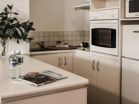 Salamanca Suites - Accommodation Burleigh 3