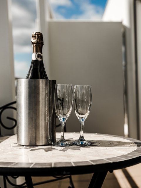 Salamanca Suites - Accommodation Burleigh 7