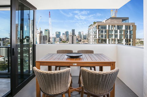Arise Soda - Accommodation Burleigh 1