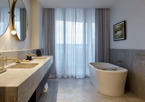 Eos by SkyCity - Accommodation Burleigh 3