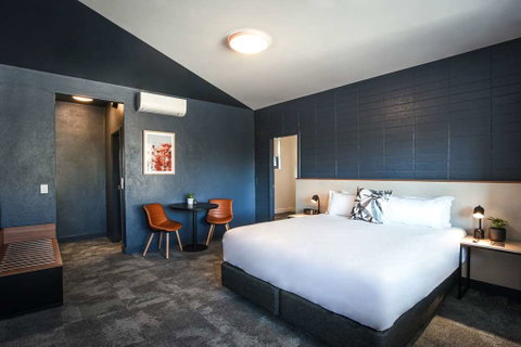 HotelMOTEL - Accommodation Burleigh 6