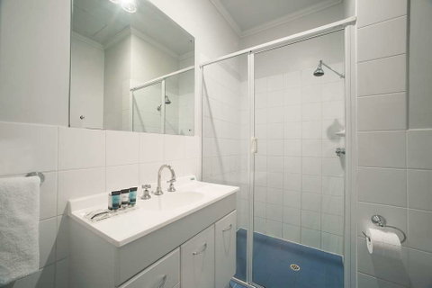Franklin Central Apartments - Accommodation Burleigh 1