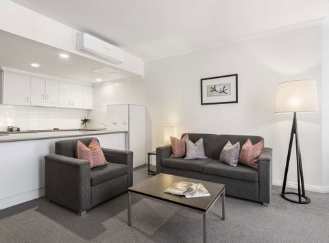 Franklin Central Apartments - Accommodation Burleigh 9
