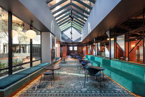 Amora Hotel Riverwalk Melbourne - Accommodation Burleigh 4