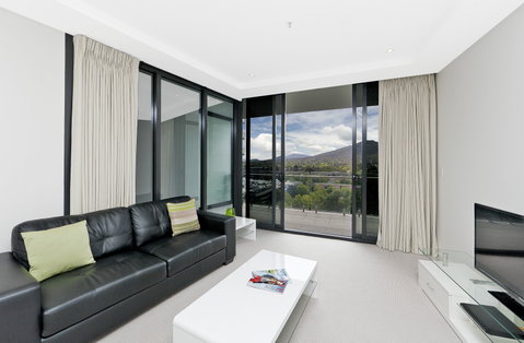 Astra Canberra Manhattan - Accommodation Burleigh 6