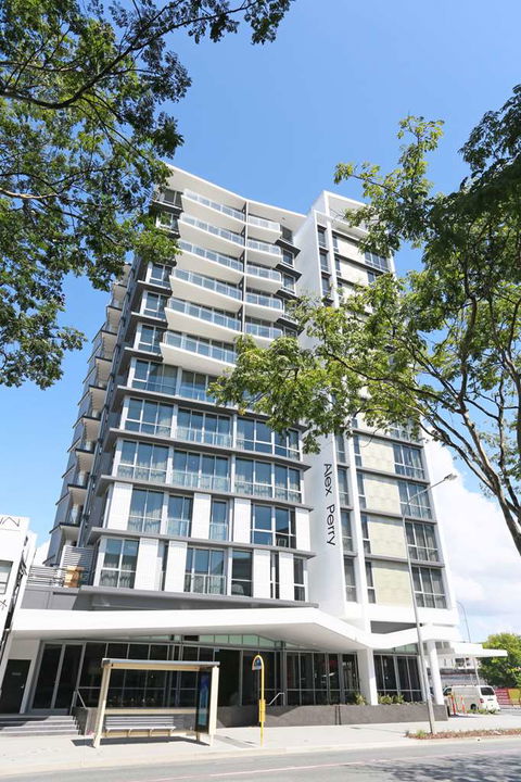 Alex Perry Hotel And Apartments - Accommodation Burleigh 0