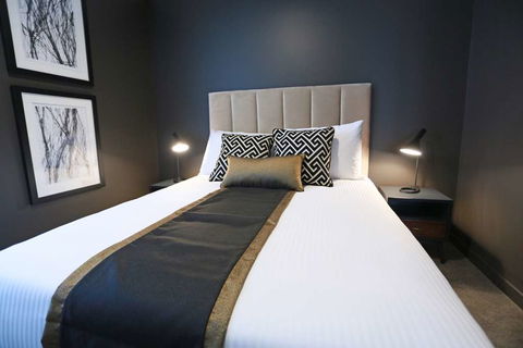 Alex Perry Hotel And Apartments - Accommodation Burleigh 10