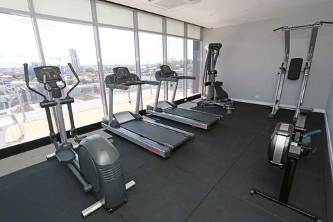 Alex Perry Hotel And Apartments - Accommodation Burleigh 12