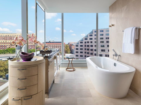 Sofitel Sydney Darling Harbour - Accommodation Burleigh 3
