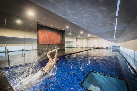 Fraser Suites Sydney - Accommodation Burleigh 14