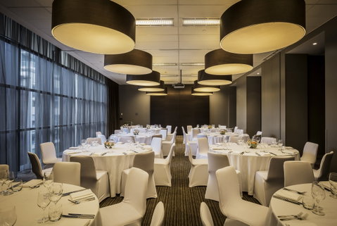 Fraser Suites Sydney - Accommodation Burleigh 16