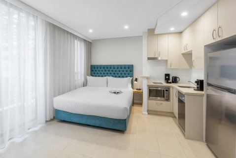 Meriton Suites Pitt Street - Accommodation Burleigh 7