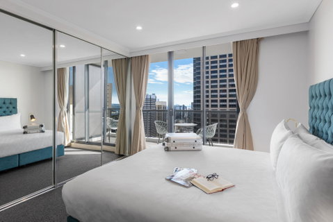 Meriton Suites Pitt Street - Accommodation Burleigh 13