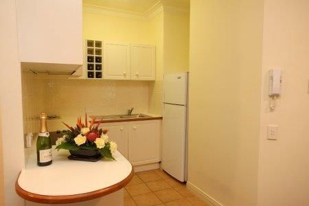 ULTIQA Rothbury Hotel - Accommodation Burleigh 2