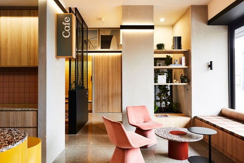 Lanbruk Apartment Hotel-Richomnd Hill - Accommodation Burleigh 2