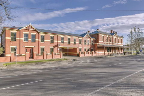 Lake Inn Ballarat - Accommodation Burleigh 0