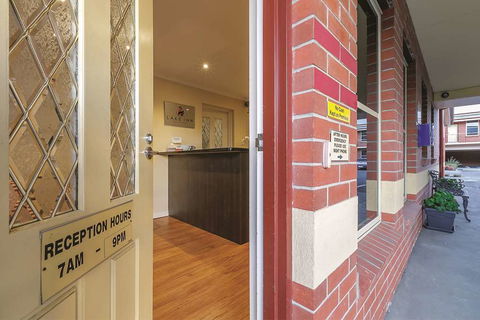 Lake Inn Ballarat - Accommodation Burleigh 2