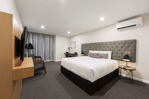 Avenue Hotel Canberra - Accommodation Burleigh 2
