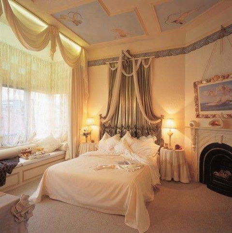 Alice's Cottages - Accommodation Burleigh 2