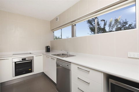 Forrest Hotel & Apartments - Accommodation Burleigh 1