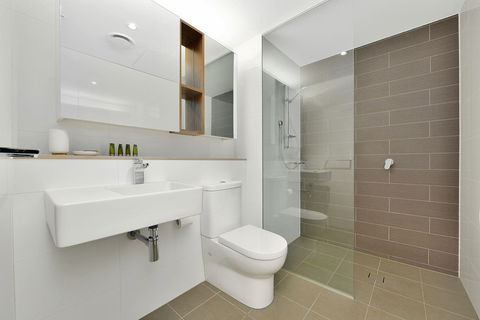 Astra Apartments MacQuarie Park - Accommodation Burleigh 1