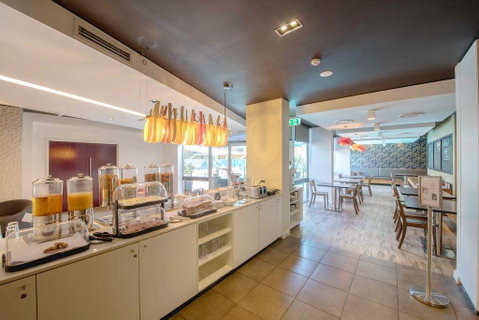Royal Pacific Hotel - Accommodation Burleigh 1