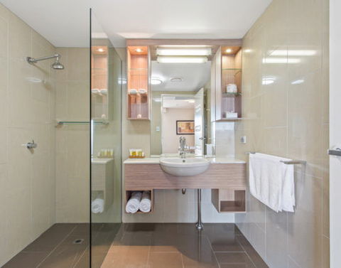 CBD Executive Apartments - Accommodation Burleigh 2