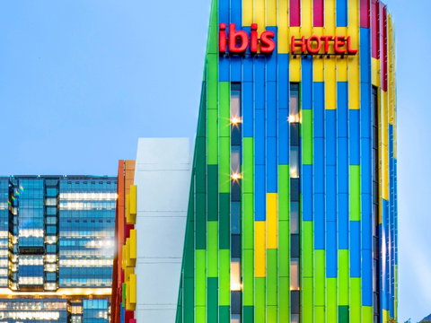 Ibis Sydney Barangaroo - Accommodation Burleigh 2