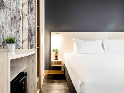 Ibis Sydney Barangaroo - Accommodation Burleigh 6