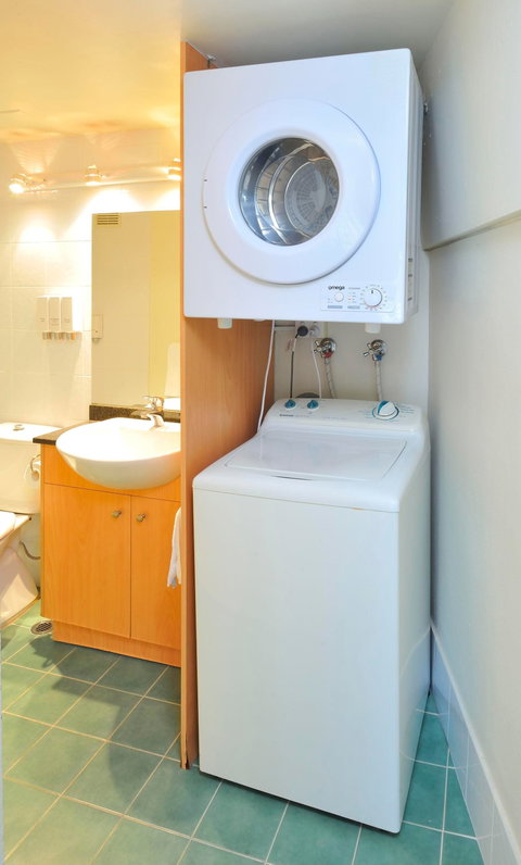 Metro Apartments on Darling Harbour - Accommodation Burleigh 12