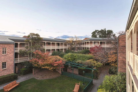 Adina Serviced Apts Canberra Kingston - Accommodation Burleigh 3