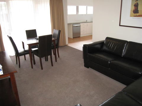 Forrest Hotel & Apartments - Accommodation Burleigh 3