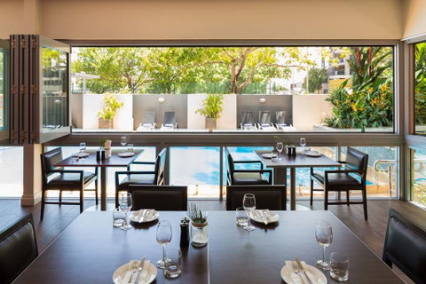 H on Smith Hotel - Accommodation Burleigh 10