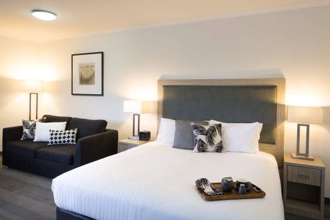H on Smith Hotel - Accommodation Burleigh 14