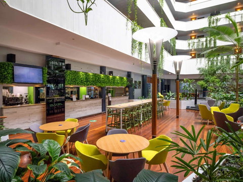 Novotel Darwin Atrium - Accommodation Burleigh 3