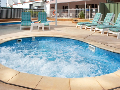 Novotel Darwin Atrium - Accommodation Burleigh 9