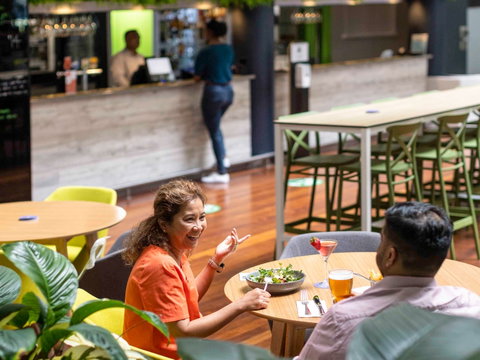 Novotel Darwin Atrium - Accommodation Burleigh 13