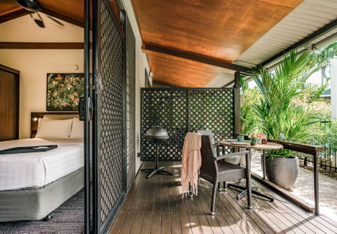 Palms City Resort - Accommodation Burleigh 4