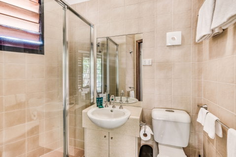 Palms City Resort - Accommodation Burleigh 8