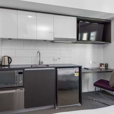 H on Mitchell Apartment Hotel - Accommodation Burleigh 1