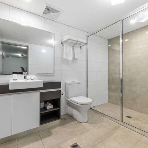H on Mitchell Apartment Hotel - Accommodation Burleigh 2